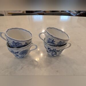 Set Of 4 Tea/Coffee Cups.